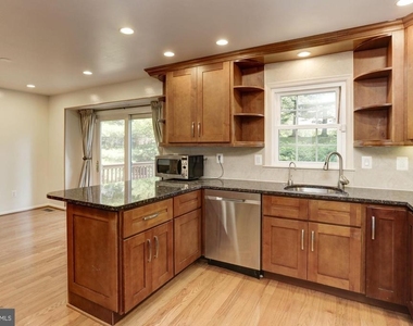 7133 Swansong Way - Photo Thumbnail 10