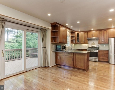7133 Swansong Way - Photo Thumbnail 15