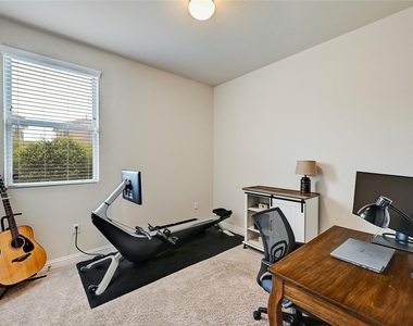 6814 E Riverside Dr - Photo Thumbnail 13