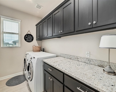 6814 E Riverside Dr - Photo Thumbnail 16