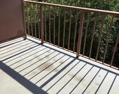 10101 Grosvenor Place - Photo Thumbnail 14