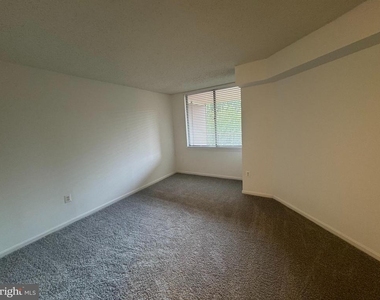 10101 Grosvenor Place - Photo Thumbnail 10