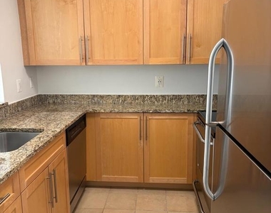 10101 Grosvenor Place - Photo Thumbnail 7