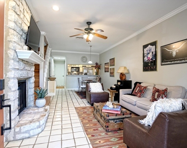 641 W 31st 1/2 St - Photo Thumbnail 22