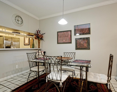 641 W 31st 1/2 St - Photo Thumbnail 27
