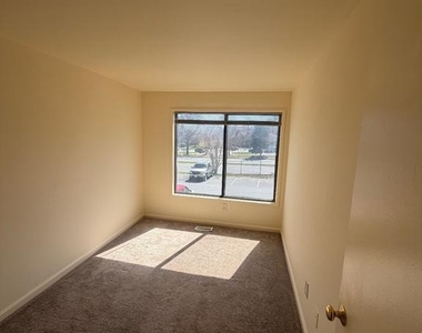 9709 Docena Drive - Photo Thumbnail 13