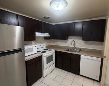 9709 Docena Drive - Photo Thumbnail 5