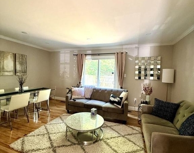 14643 Keeneland Circle - Photo Thumbnail 4