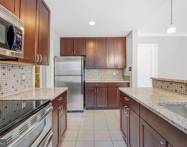7300 Flower Avenue - Photo Thumbnail 10