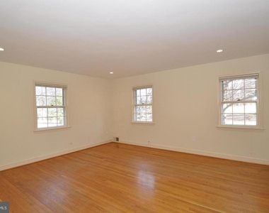 11132 Luxmanor Road - Photo Thumbnail 14