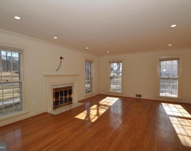 11132 Luxmanor Road - Photo Thumbnail 8