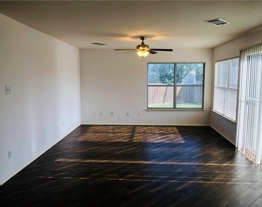 1304 Water Spaniel Way - Photo Thumbnail 4