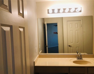 1304 Water Spaniel Way - Photo Thumbnail 10