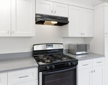6108 Cherrylawn Cir - Photo Thumbnail 16