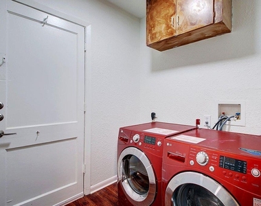6108 Cherrylawn Cir - Photo Thumbnail 20