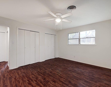 6108 Cherrylawn Cir - Photo Thumbnail 19