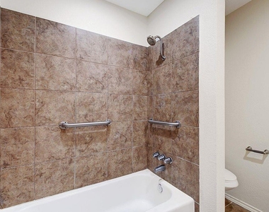 6108 Cherrylawn Cir - Photo Thumbnail 16
