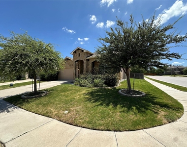 1919 Mexia Dr - Photo Thumbnail 2