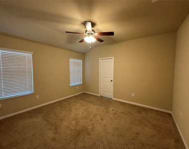1919 Mexia Dr - Photo Thumbnail 7