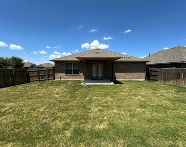 1919 Mexia Dr - Photo Thumbnail 11