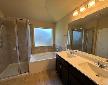 1919 Mexia Dr - Photo Thumbnail 8