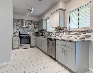 12111 Missel Thrush Ct - Photo Thumbnail 7
