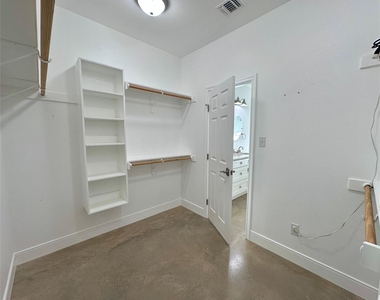 124 Pine Path - Photo Thumbnail 9