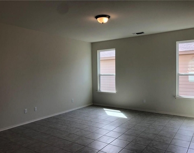 108 Yellowbark St - Photo Thumbnail 3