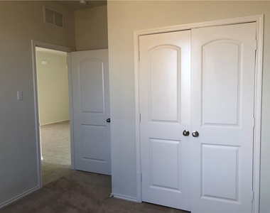 108 Yellowbark St - Photo Thumbnail 9