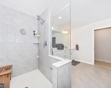 700 Bond Street - Photo Thumbnail 20