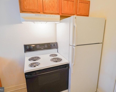 800 Travers Street - Photo Thumbnail 31