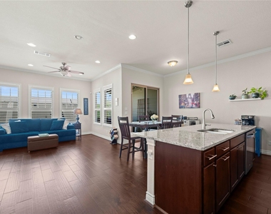 1201 Highknoll Ln - Photo Thumbnail 16