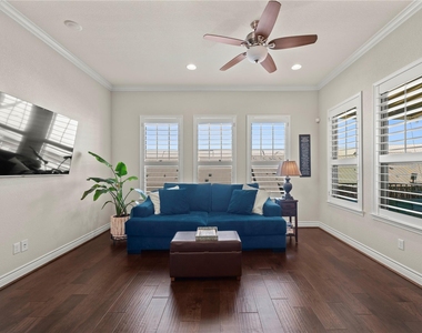 1201 Highknoll Ln - Photo Thumbnail 14