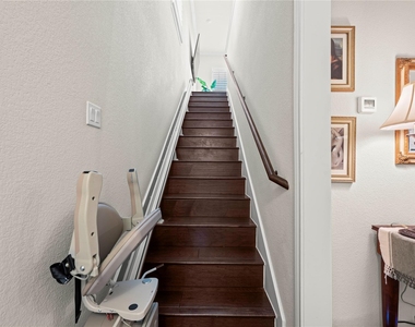 1201 Highknoll Ln - Photo Thumbnail 4