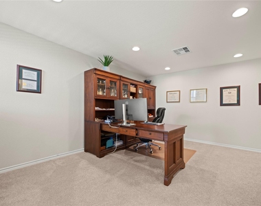 1201 Highknoll Ln - Photo Thumbnail 8