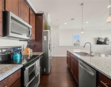 1201 Highknoll Ln - Photo Thumbnail 18