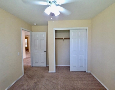 7412 Cayenne Ln - Photo Thumbnail 26