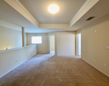 7412 Cayenne Ln - Photo Thumbnail 16