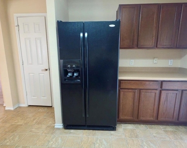 7412 Cayenne Ln - Photo Thumbnail 7