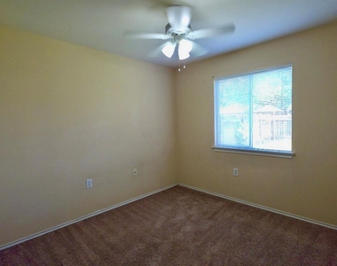 7412 Cayenne Ln - Photo Thumbnail 25
