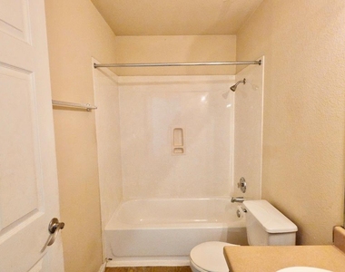 7412 Cayenne Ln - Photo Thumbnail 24