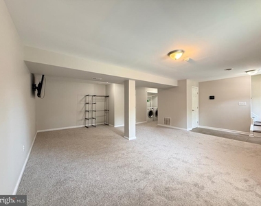 6228 8th Street - Photo Thumbnail 5