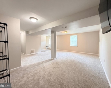 6228 8th Street - Photo Thumbnail 4