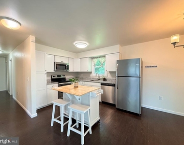 6228 8th Street - Photo Thumbnail 22