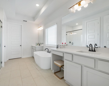 6220 Hilltop Plateau Dr - Photo Thumbnail 17