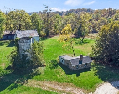 16131 Old York Road - Photo Thumbnail 4