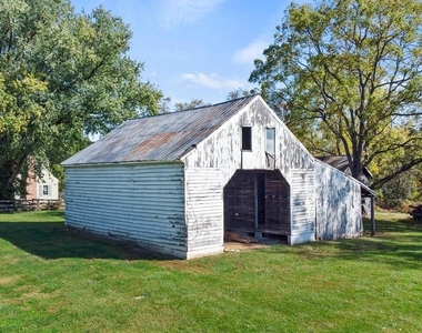 16131 Old York Road - Photo Thumbnail 5