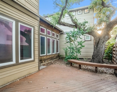 714 W Monroe St - Photo Thumbnail 14