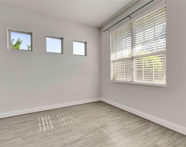 124 Leadtree Loop - Photo Thumbnail 6