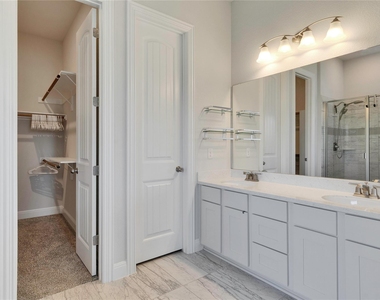 124 Leadtree Loop - Photo Thumbnail 10